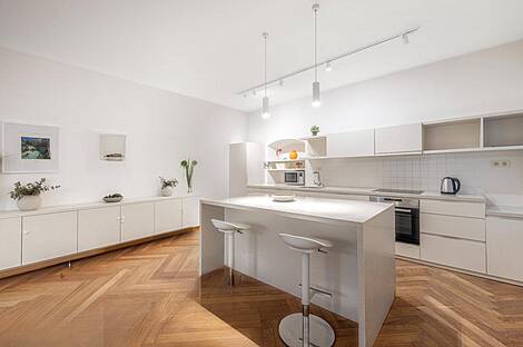 Четырехкомнатная квартира в центре: 4