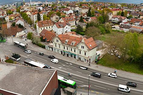 Апартаменты с четырьмя комнатами Шишка: 6