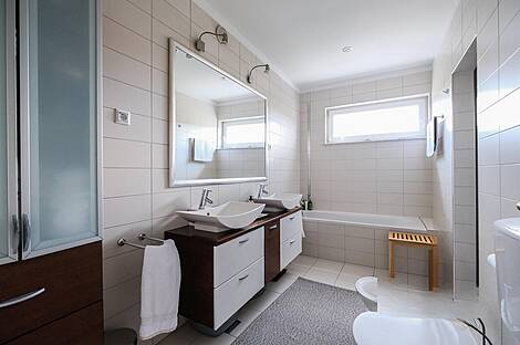 Здание, Брод: 11