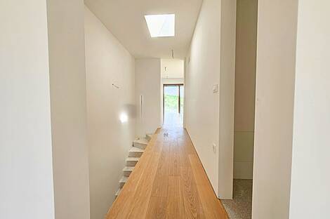 Здание с верандой Долгий Мост: 9