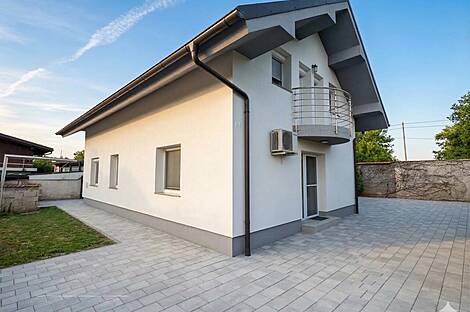 Дом на лугу: 3