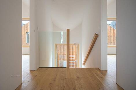 Дом у озера с террасой.: 10