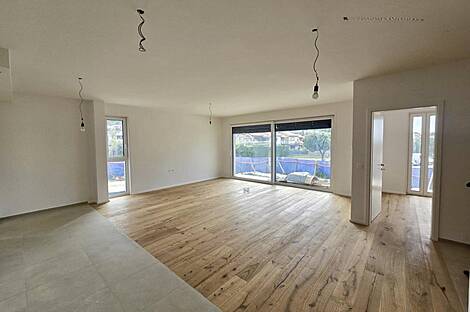 Изола: светлая квартира с домом и атриумом: 1