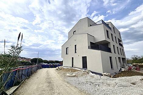 Изола: светлая квартира с домом и атриумом: 11