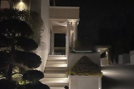 Здание, Малия: 17