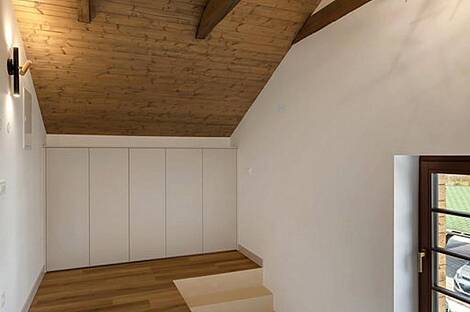 В начале Бледа находится дом: 18