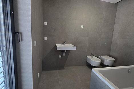 Апартаменты, 4 комнаты, Новый ЛЮБЛЯНА, ВИЧ: 7