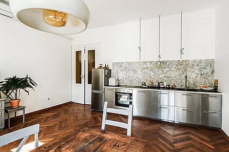 Трёхкомнатная квартира в центре: 12