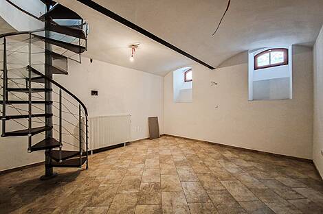 Трёхкомнатная квартира в центре: 6