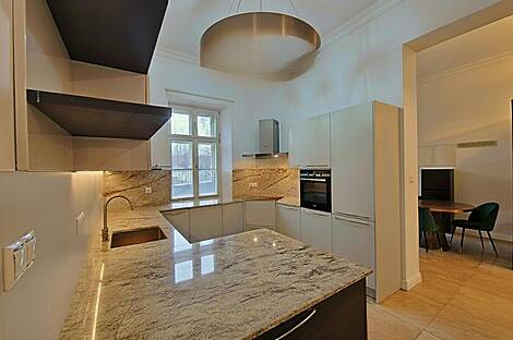 Трёхкомнатная квартира в центре: 16