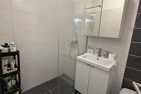 Квартира с пятью комнатами расположена на Тржашка шоссе.: 9