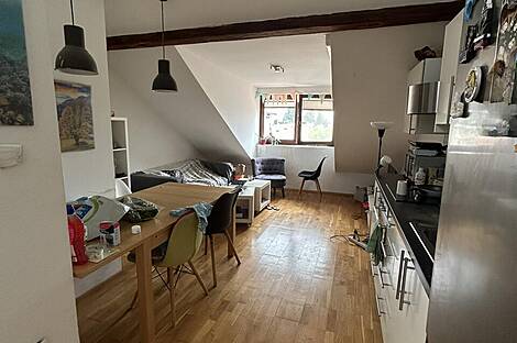 Квартира с пятью комнатами расположена на Тржашка шоссе.: 10