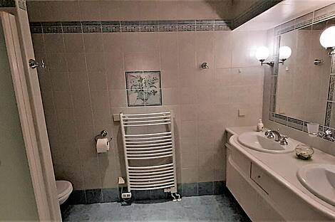 Трёхкомнатная квартира в центре: 11
