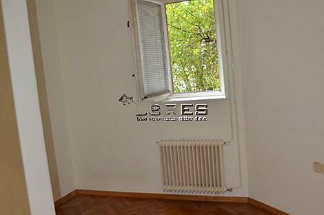 Трехкомнатная квартира в центре: 12