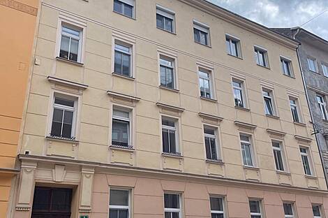 Квартира с несколькими комнатами в центре города: 2