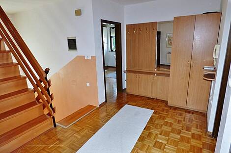 Дом, район Чрнуче: 7
