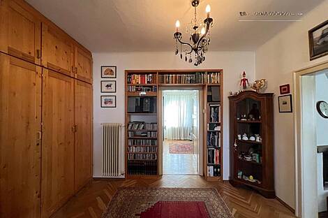 Дом в Бледе: 12