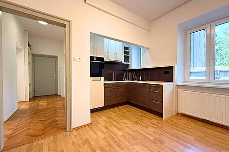 Двухкомнатная квартира в центре: 8