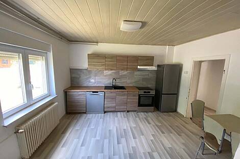 Дом в Ключаровцах, расположенных рядом с Лютомером: 9