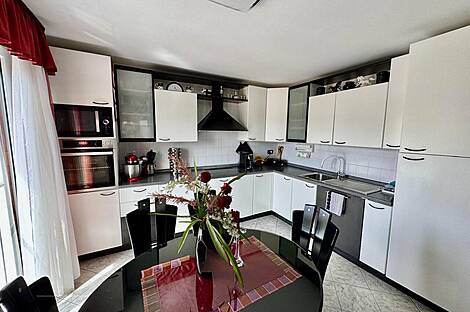 Квартира с тремя комнатами в доме в Копере: 2