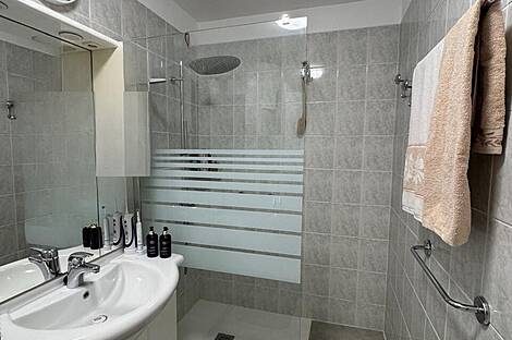 Квартира с тремя комнатами в доме в Копере: 8