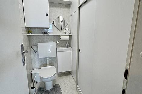 Квартира с тремя комнатами в доме в Копере: 9