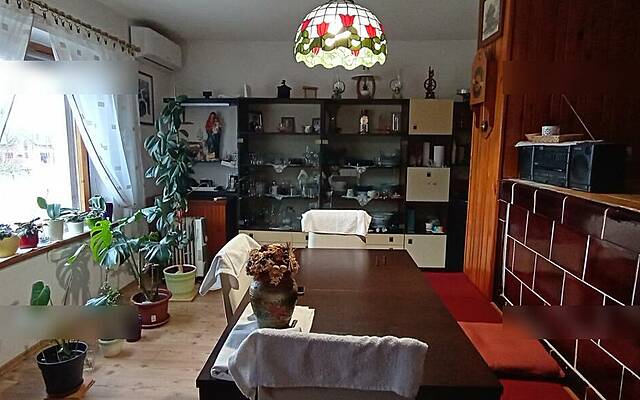 Продажа, квартира, 2,5-комнатная: ČRNA VAS, 64 м2: 1