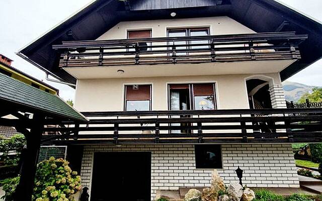Продажа, дом, отдельностоящий: ЗАЛ, 145 м2: 1