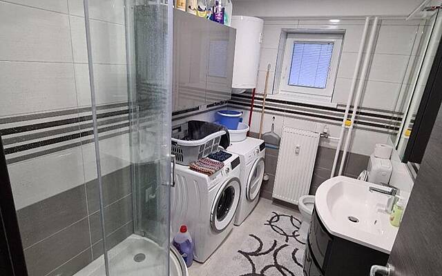 Продажа, квартира, 3-комнатная: STARI TRG PRI LOŽU, 64 м2: 3