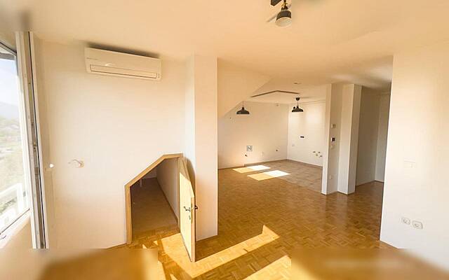 Продажа, квартира, 3-комнатная: ВРХНИКА, 84 м2: 2