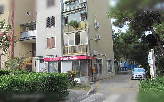 Продажа, коммерческое помещение, магазин непродовольственных товаров: IZOLA, VELUŠČKOVA 6 - 8, 107,4 м2: 1