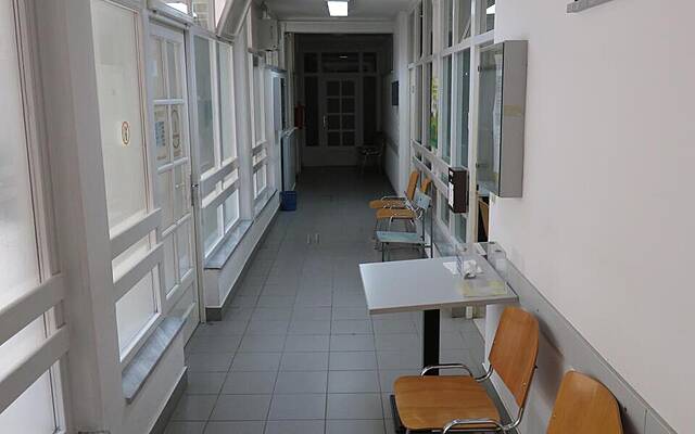 Продажа, коммерческое помещение, помещение для услуг: РОГАШКА СЛАТИНА, ЦЕНТР, 102 м2: 1