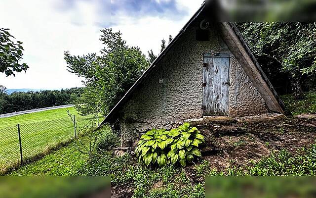 Продажа, недвижимость, строящееся здание: ХРАСТ ПРИ ЮГОРЮ, 1575 м2: 2