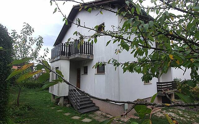 Продажа, дом, двухквартирный: БРЕЖИЦЕ, 369 м2: 2