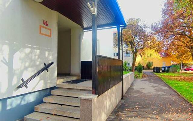 Квартира на первом этаже в центре Домжала (продажа): 2