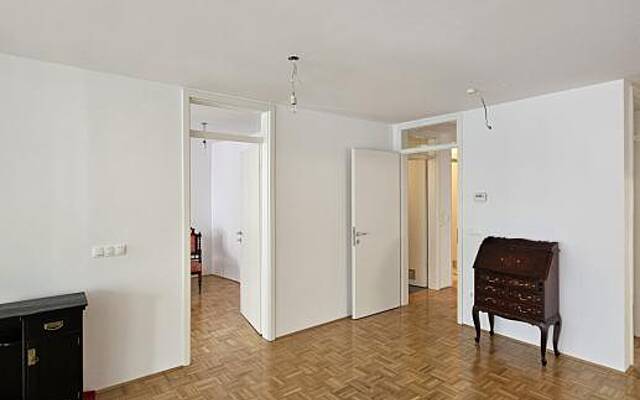 4-комнатная квартира, 127,3 м², паркет отремонтирован и покрашен + гараж (продажа): 2