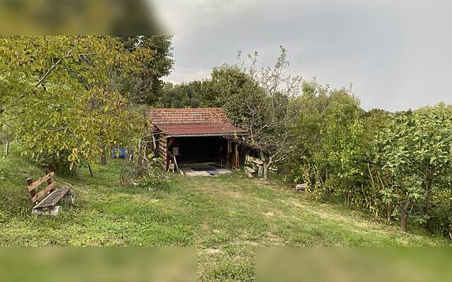 Полички Врх, 2337 м2: 1