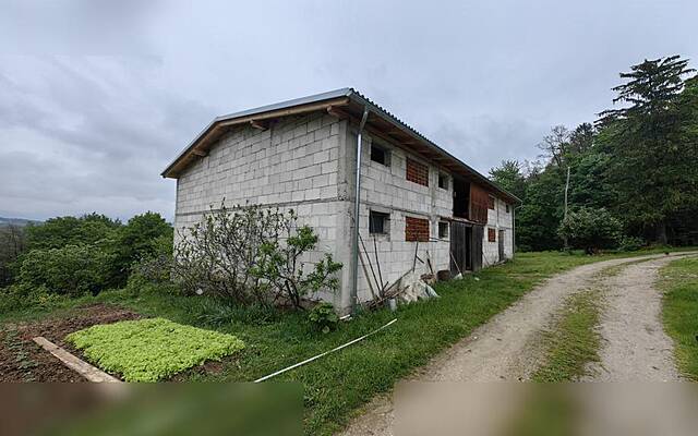Словенске Конице, окрестности, коровник для разведения кур, 400 м2 (продажа): 2
